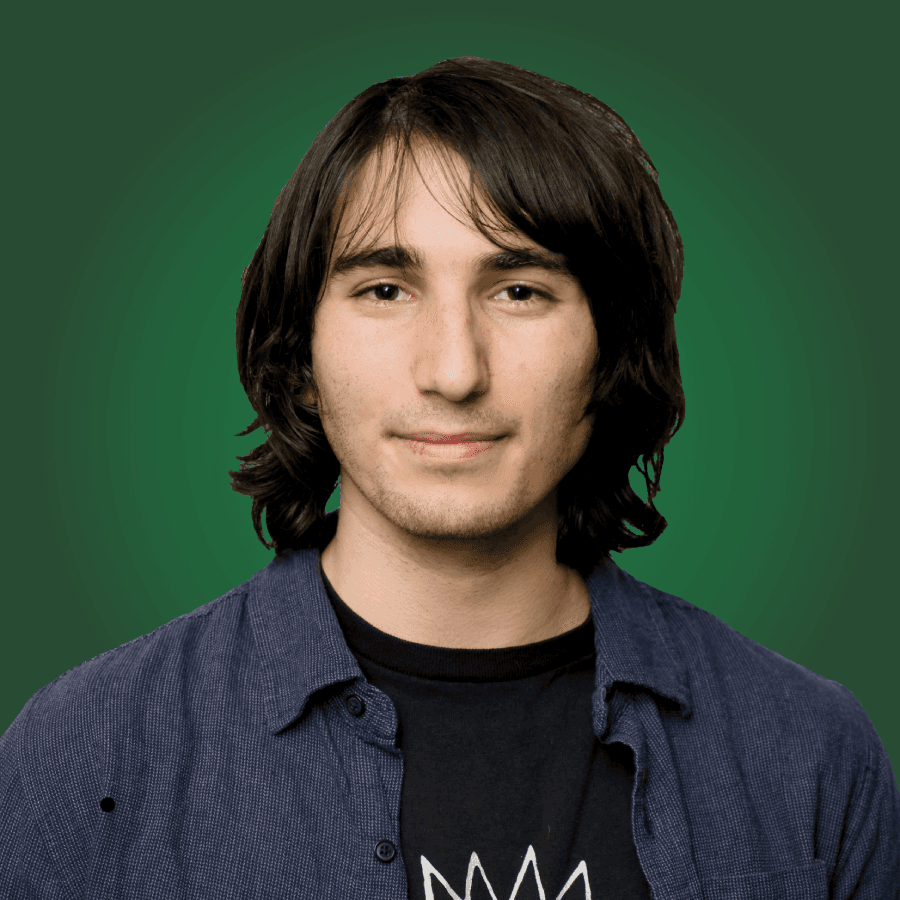 /homePage/team/people/dayan_parker.png
